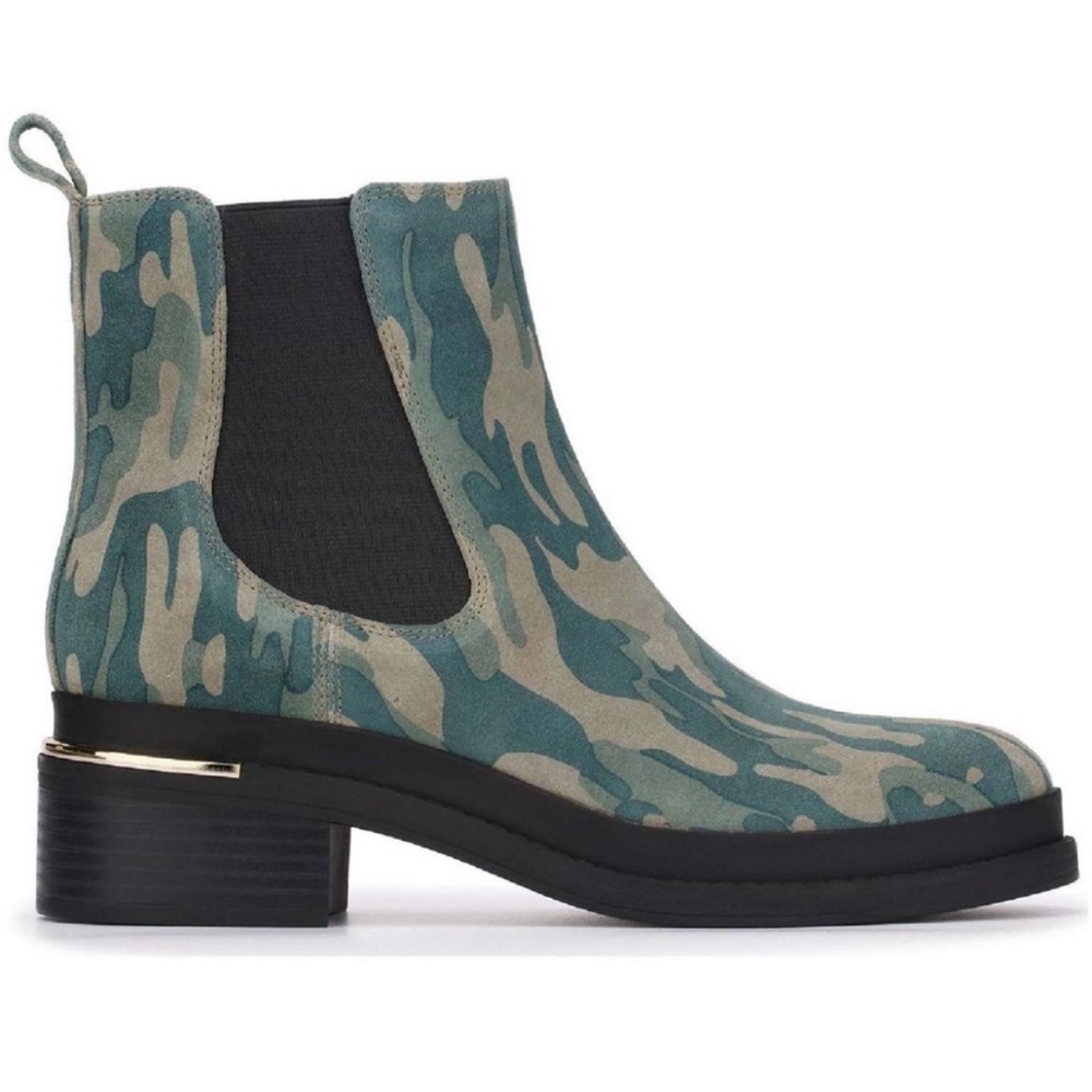 Kenneth Cole Women's Levon 2.0 Welt Chelsea Boot Lug Sole Ankle Boot Size 8 New - Picture 2 of 10